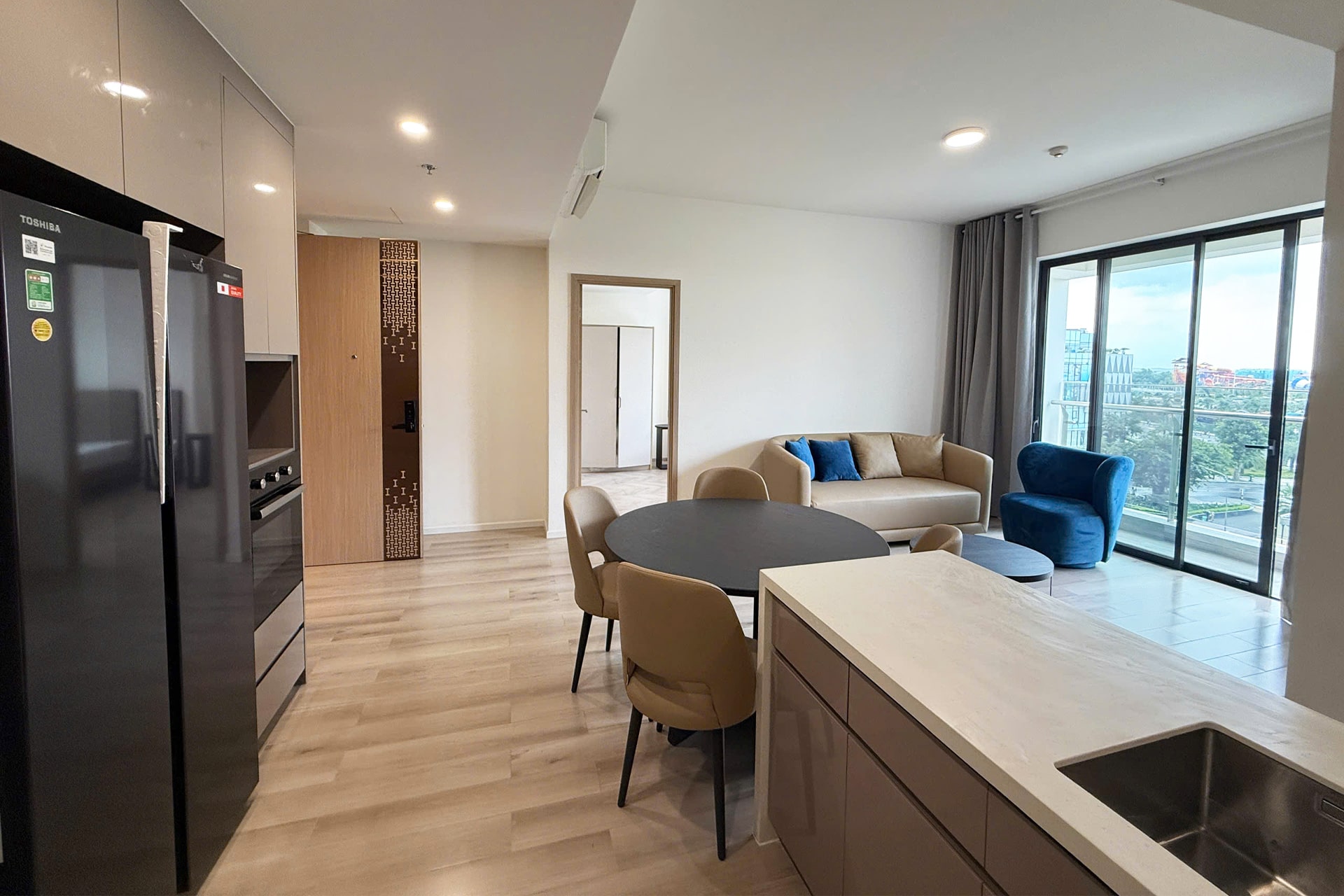 Căn Hộ 3PN Nội Thất Cơ Bản Hướng Đông Nam Tầng 4 Masteri Central Point Vinhomes Grand Park